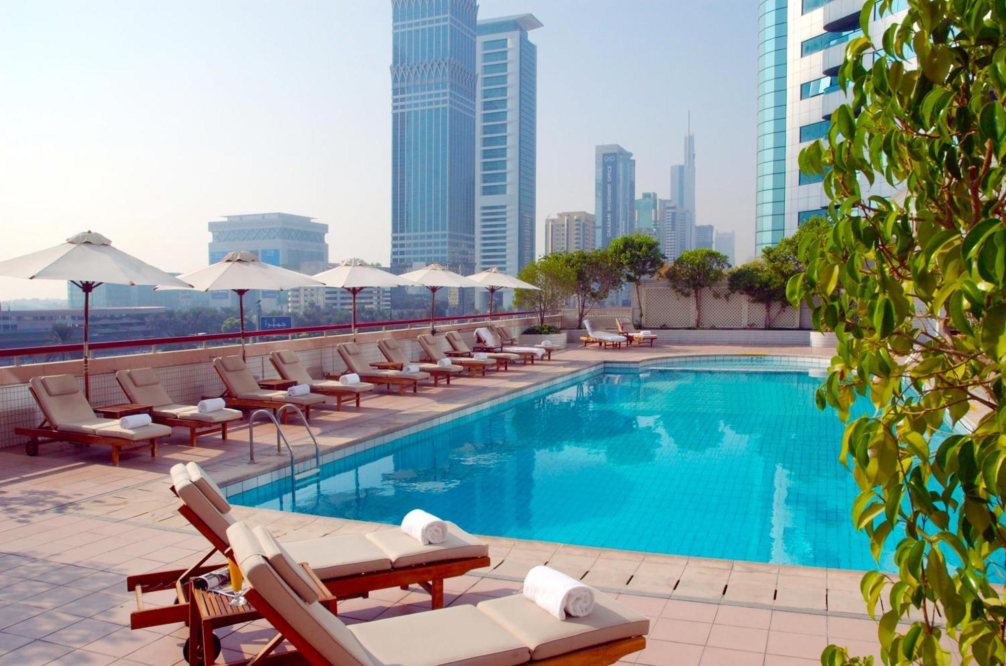 فندق كراون بلازا دبي المظهر الخارجي الصورة